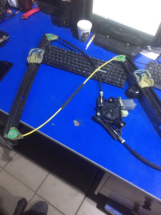 Ауди А3 электродвигатель с рамкой в зборе стеклоподьемника передний пр