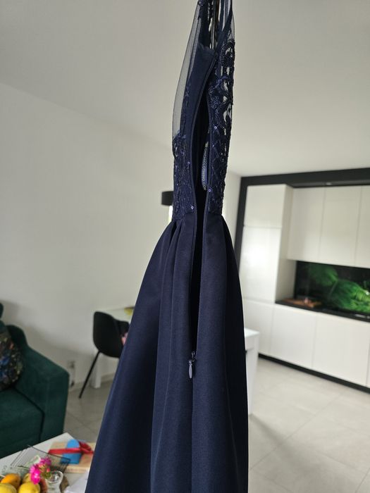 Sukienka wieczorowa chi chi London r. 38