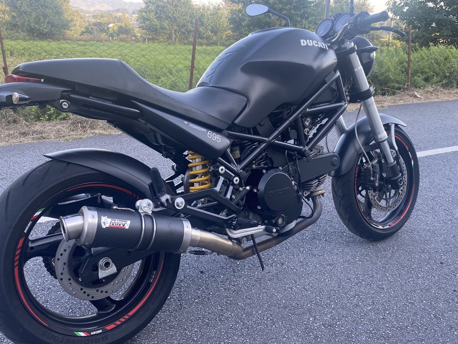 Ducati Monster 695