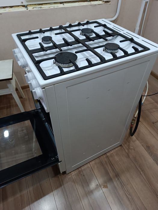 Газовая плита в хорошем состояннииии