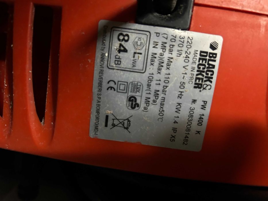 Máquina de lavar à pressão Black & Decker PW1400