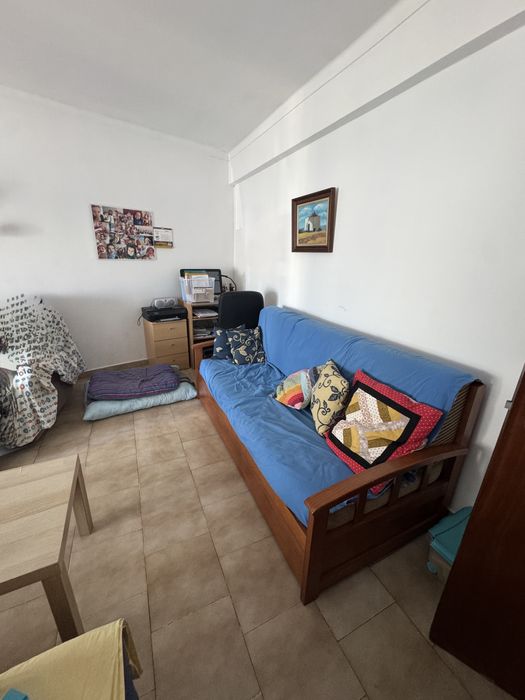 Apartamento T2, 1° andar com varanda e terraço (RESERVADO)