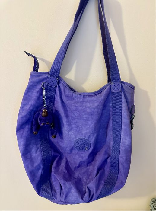 Bolsa kipling em otimo estado