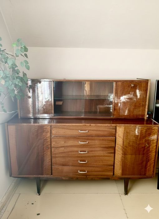 PRL meble na wysoki połysk komoda z barkiem szafkami i szufladami