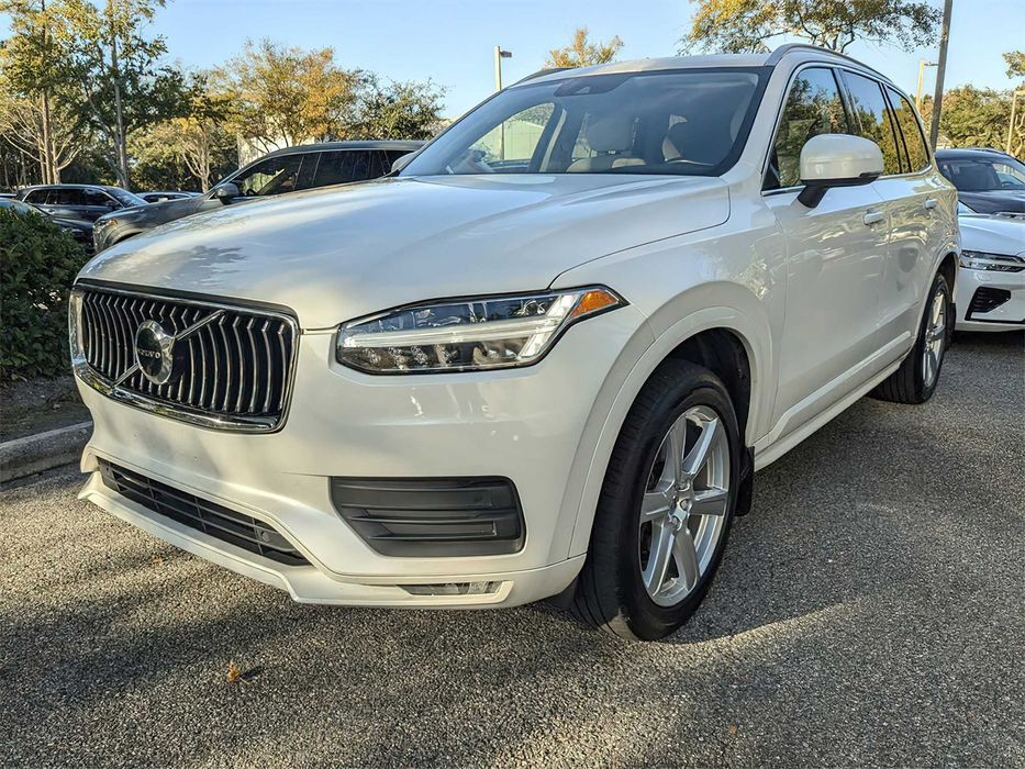 Volvo XC90      2020