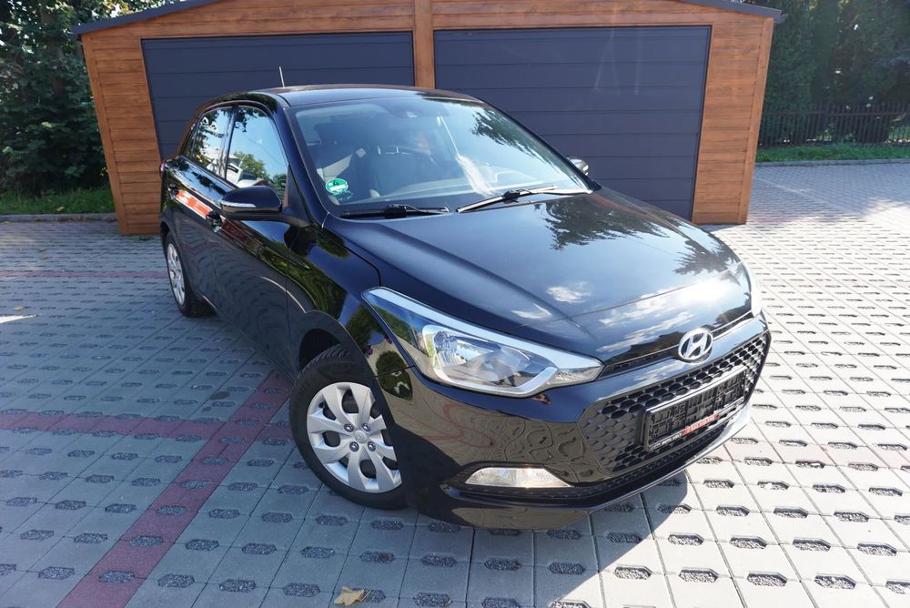Hyundai i20 Bezwypadkowy Serwisowany 1-Właściciel Tempomat Pdc Asystent Piękny