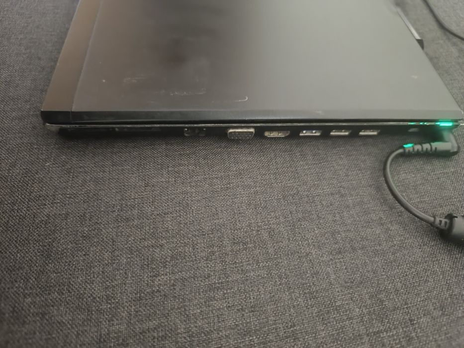 Ноутбук Sony VAIO / Intel Core i5 / 6GB RAM / Windows 10 Pro. SSD 256