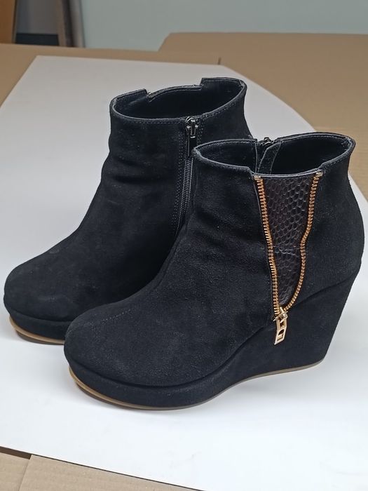 Женские ботильоны на танкетке 
Все
Товары
Домашнее задание
Визуальные