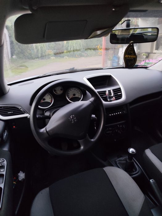 Peugeot 207 1.4 benzyna