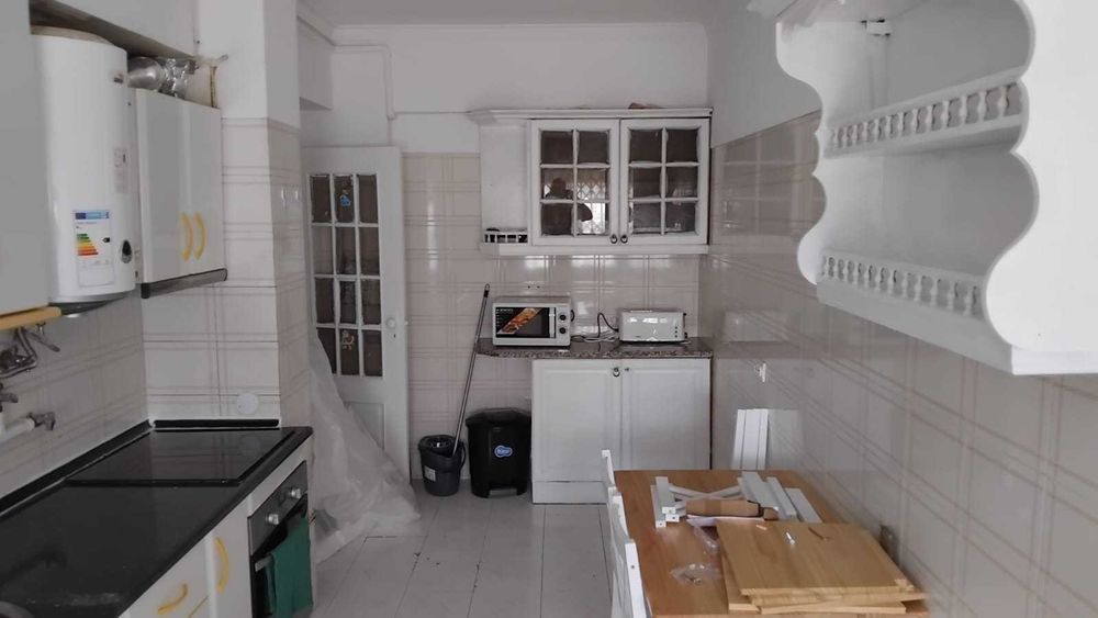 quarto casal para arrendar Amora com despesas