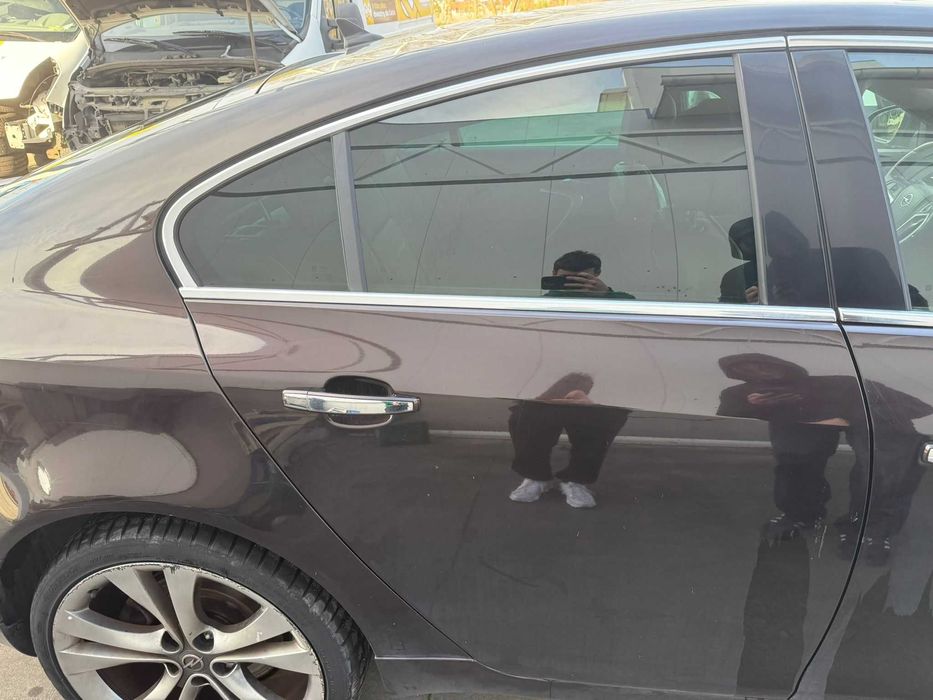 drzwi prawy tył gołe opel insignia A Z41c 2011r 2.0cdti