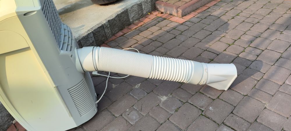 Klimatyzacja przenośna+Rura i pilot