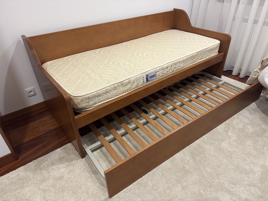 Cama individual dupla c/colchão