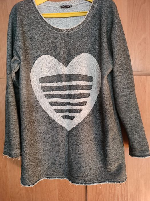 Bluza szara z sercem