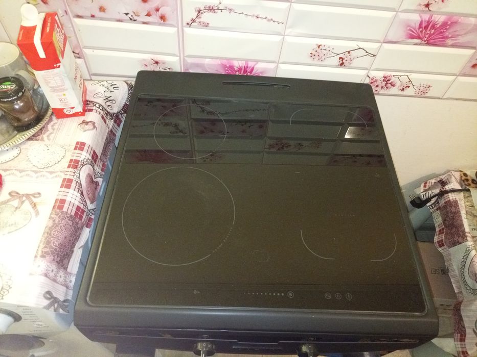 Płyta indukcyjna z piekarnikiem