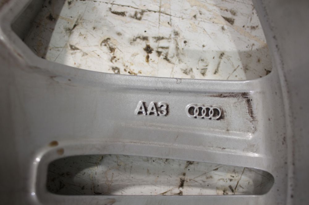 audi aluminiowa felga 17 8w0601025p