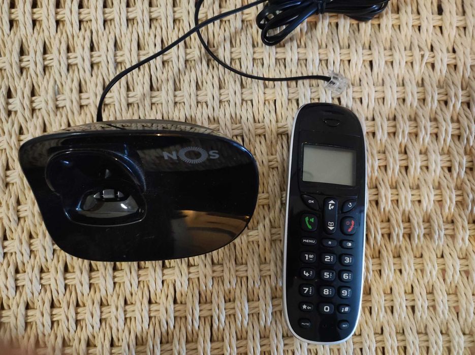 Telefone móvel preto