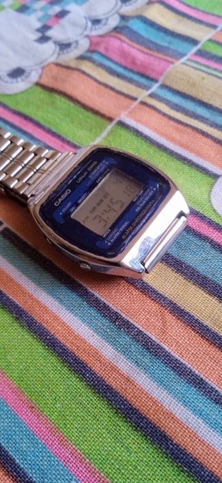 49.zegarek elektroniczny Casio