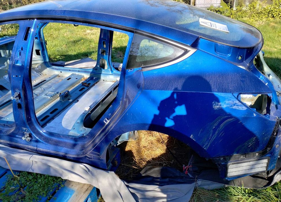 Tesla Model 3 крило переднє заднє ліве праве четверть