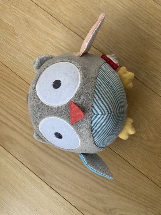 Skip Hop dzwoniąca piłka sowa