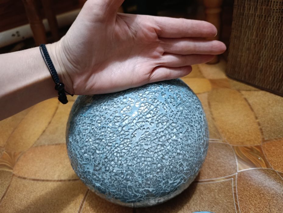 Декор,підсвічники і шар,з битого скла