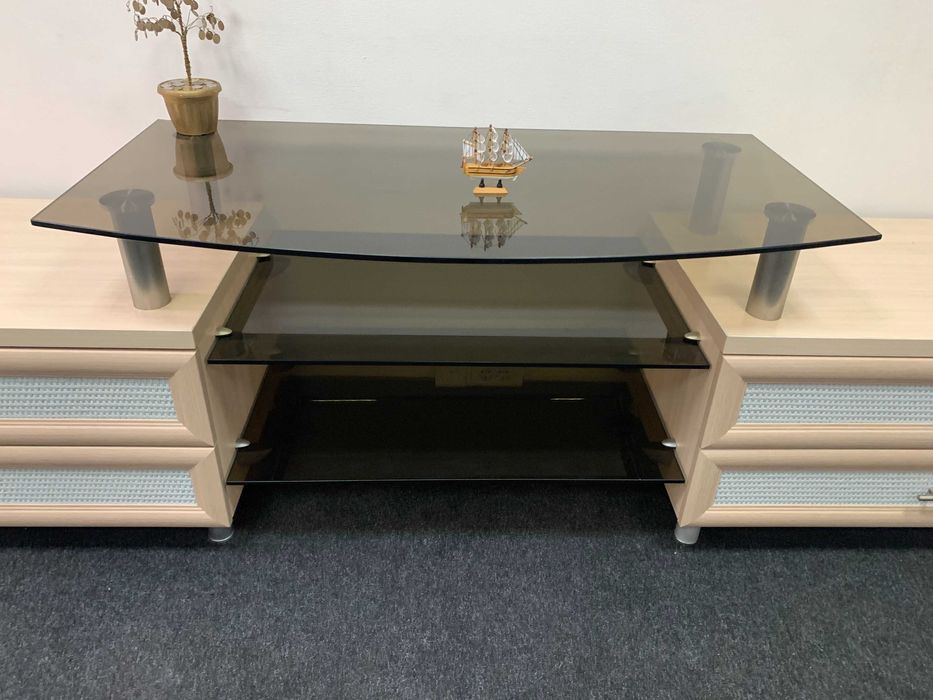 Тумбочка под технику, Италия