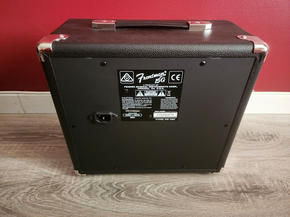 Amplificador Fender Frontman 15G