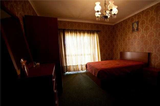Quarto com  wc privativo e wc partilhado