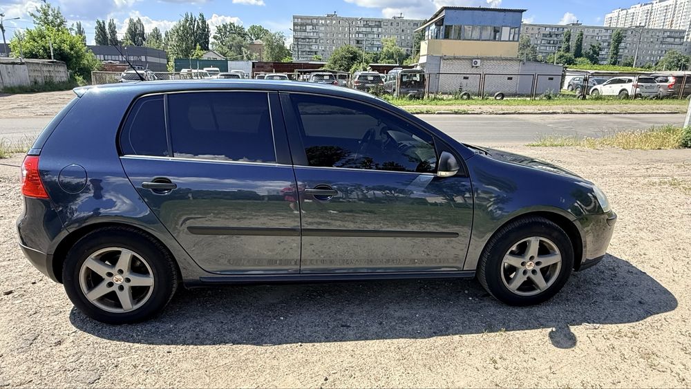 Продаж Volkswagen Golf 2009