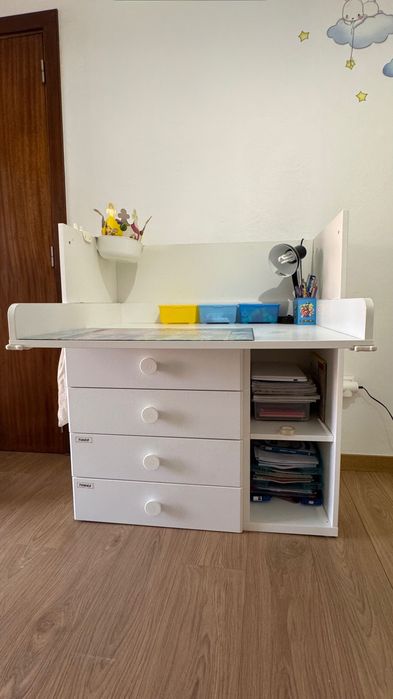 Muda fraldas/secretaria