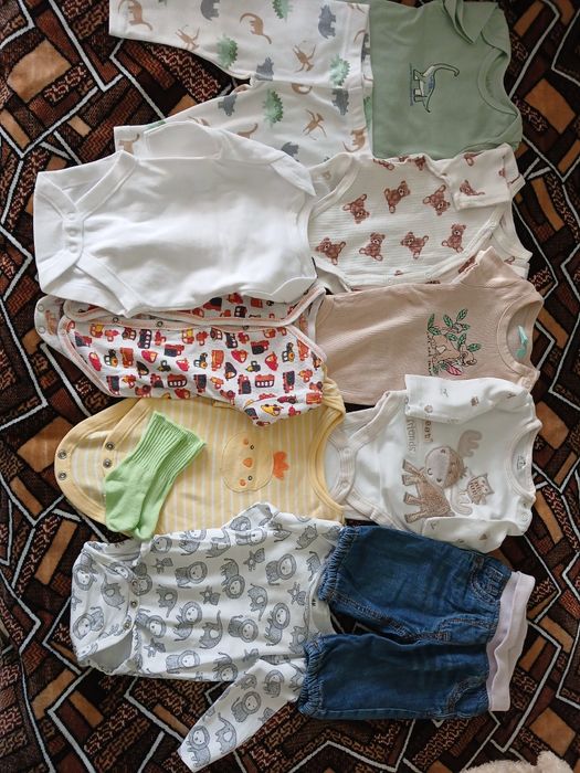 Продам  вещи для новорожденного .