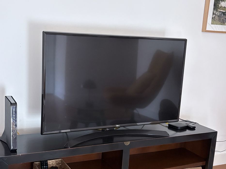 Televisão Lg 49” UJ635