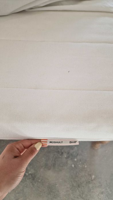 Cama beliche com colchões