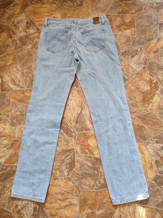 Джинсы женские с бусинками