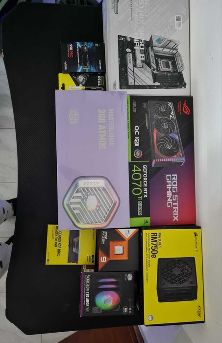 Torre ultra gaming ryzen 9 rtx 4070 ti super strix