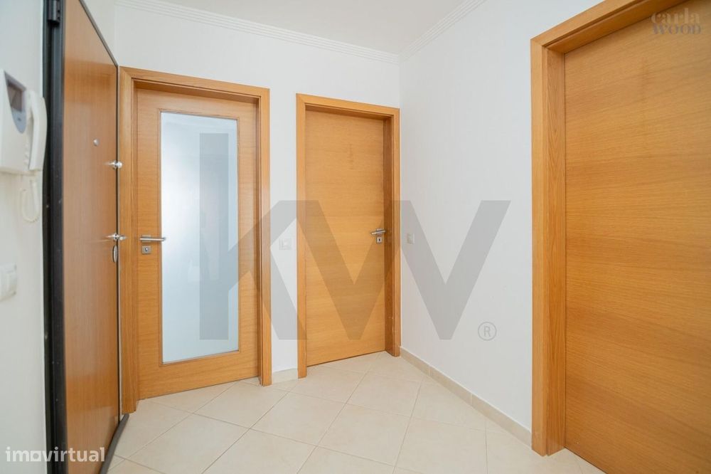 Um fantástico apartamento t2 de rés do chão, com terraço e logradouro