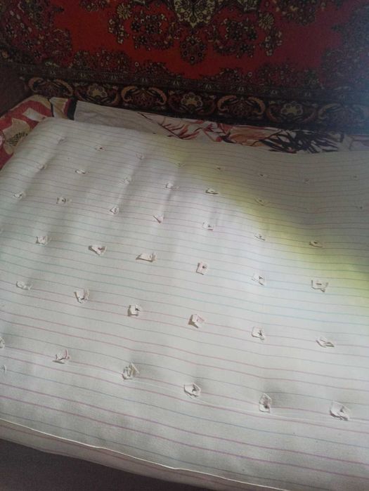 матрац б\у, але в дуже в гарному стані 650 грн.