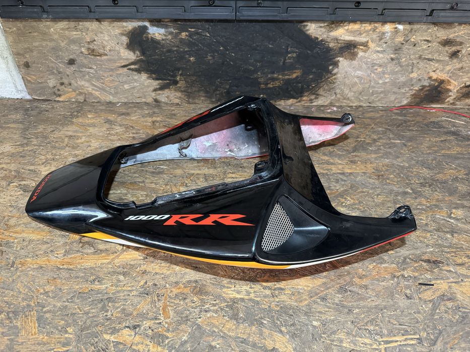 Honda cbr sc57 1000rr zadupek plastiki