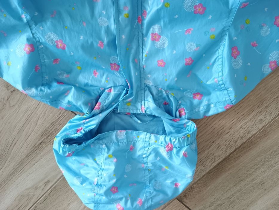 Kurtka przeciwdeszczowa nieprzemakalna deszczówka 128 cm 5,10,15