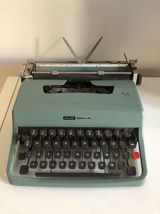 Maquina de escrever Olivetti