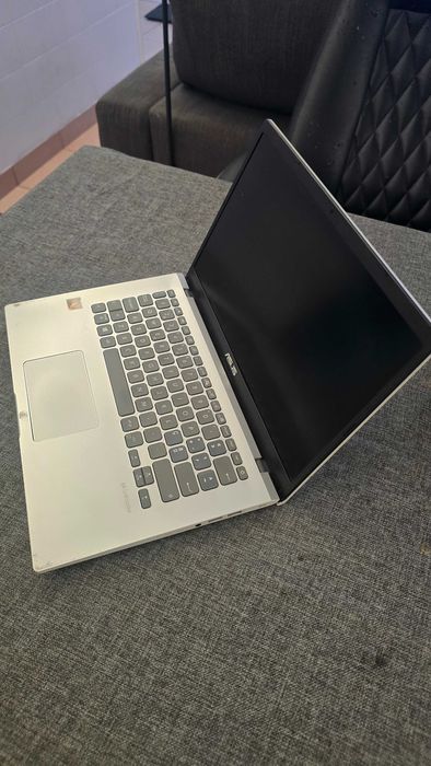 Portátil ASUS Ryzen 5 8GB RAM SSD 256GB Full HD