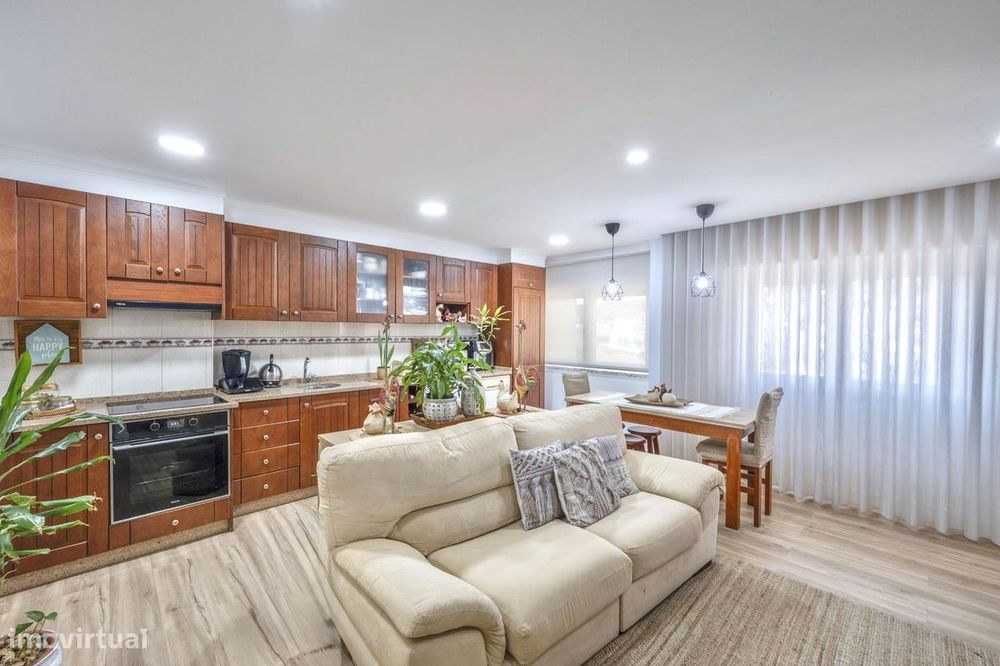 Renovated T2 Apartment in the Center of Loures