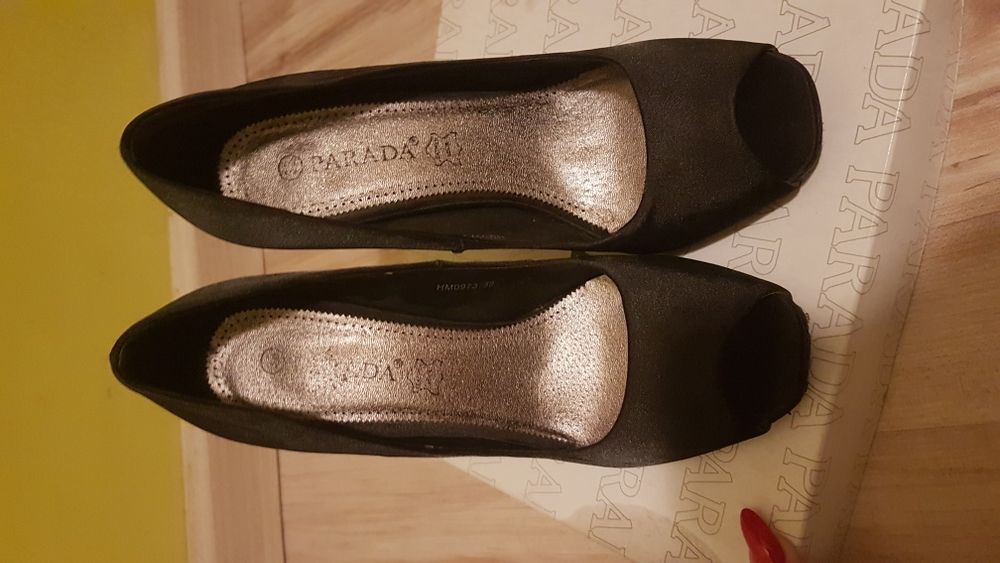 Czarne eleganckie szpilki 38