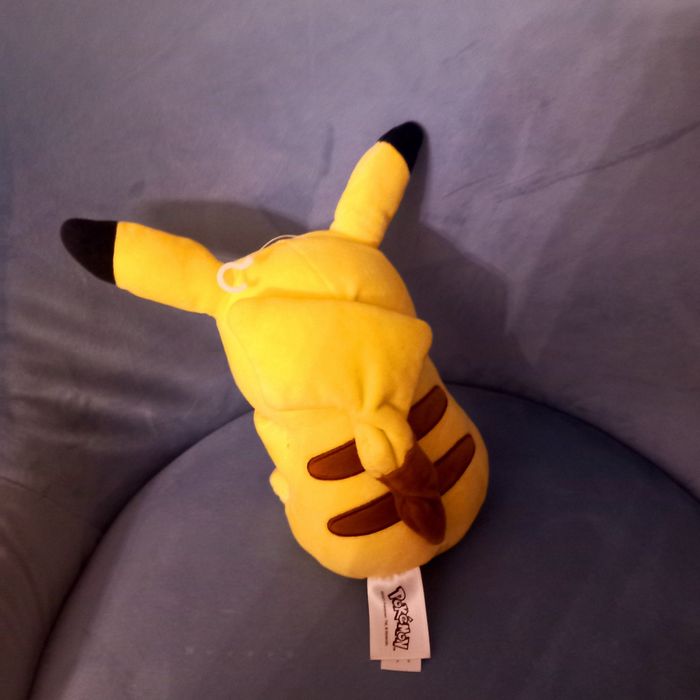 Pikachu pokemon maskotka