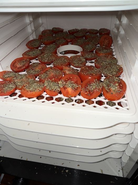 Продам - Вʼялені томати в оліі