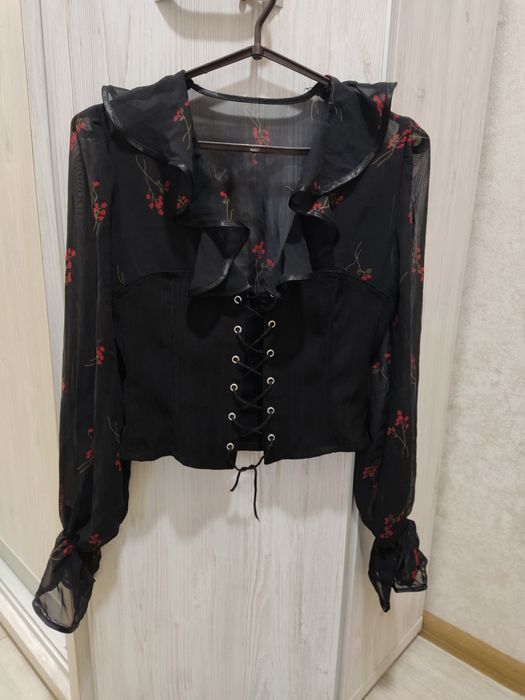 Блуза з корсетом