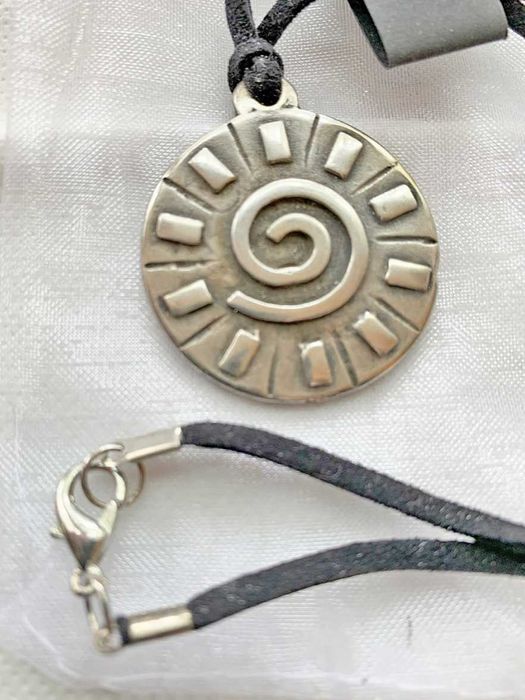 Fio em Couro Espiral, Novo/Exclusivo/Único