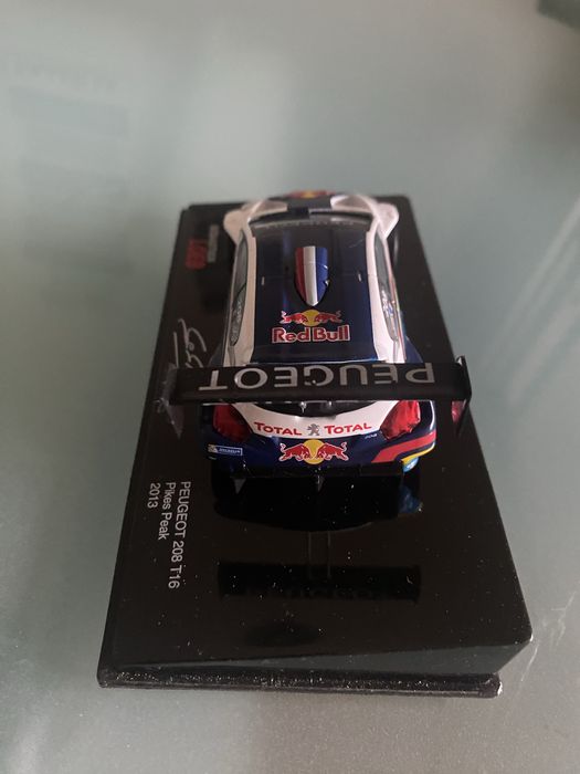 Miniatura esc. 1/43 de Sébastien Loeb”Peugeot 206 T16 Pikes Peak 2013”