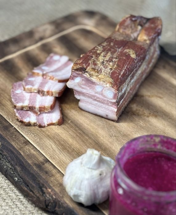 Продаємо в Києві ОПТОМ натуральні домашні копченості ковбаси та мясо