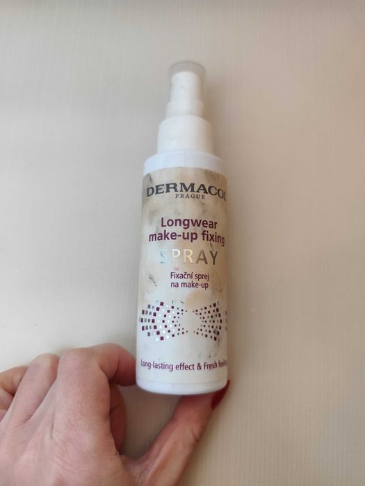 Spray utrwalający makijaż Dermacol
